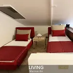 Gelsi فيلة بيزارو